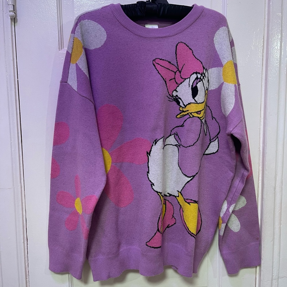 Daisy Duck 🌼 sweater
